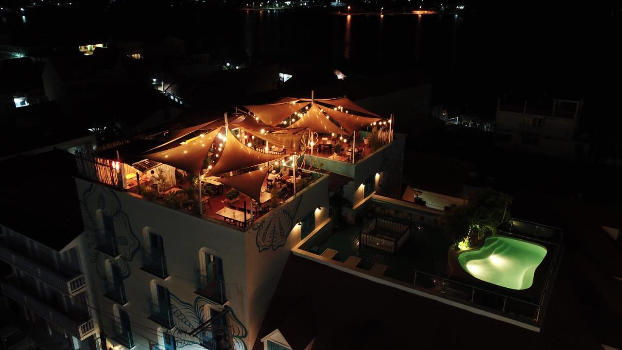 Hotel Isla De Flores Luaran gambar